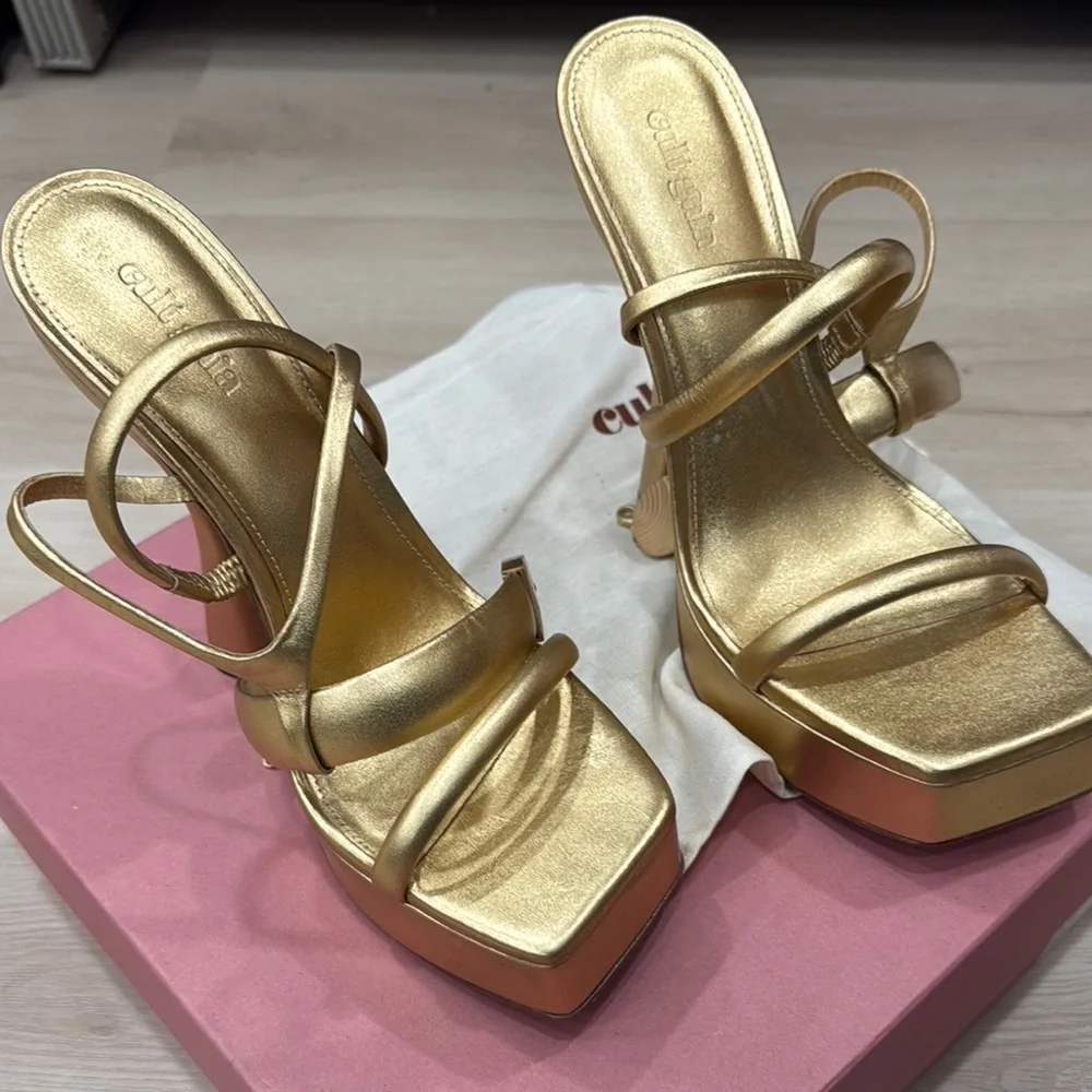 Stylish Gold Strappy Platform Heels - Picture 4 of 5